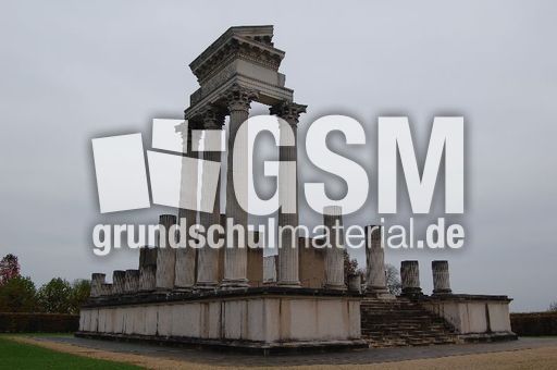 Xanten - Hafentempel 2.JPG